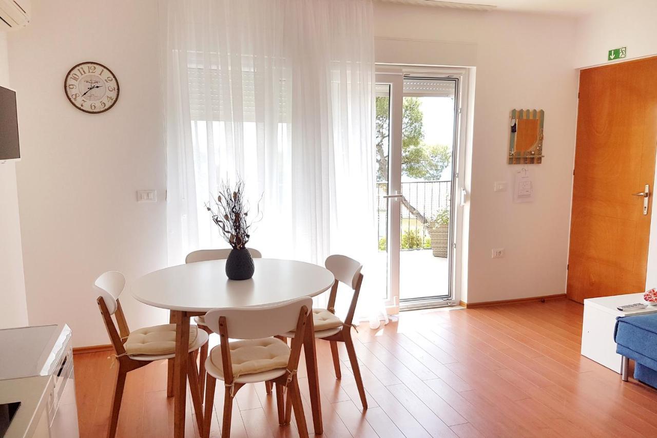 Apartment 3373b *